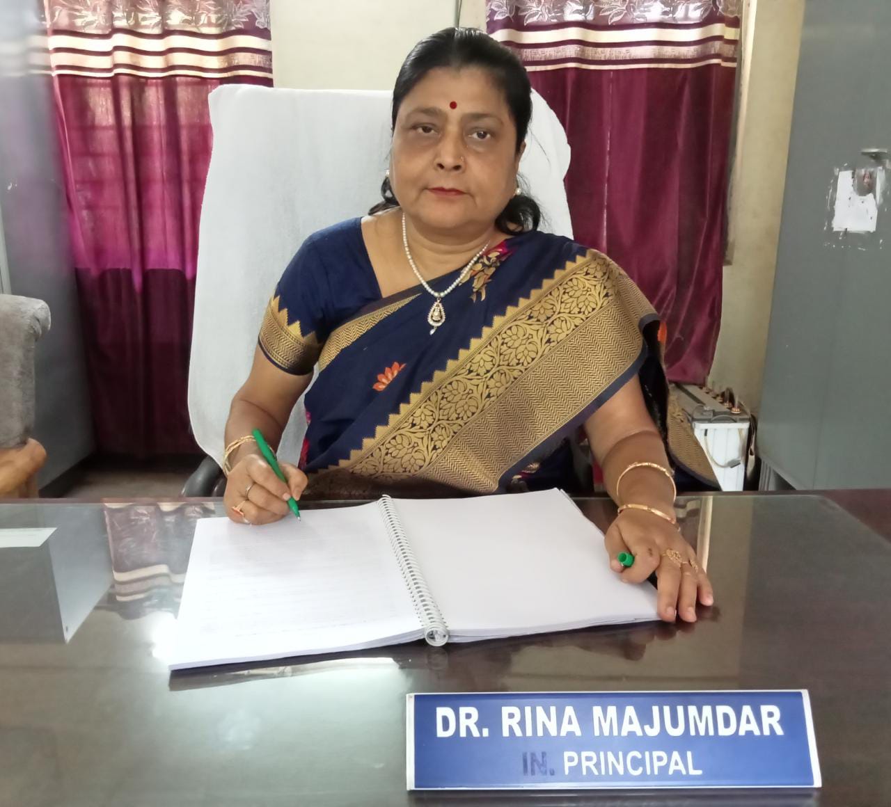 Dr Rina Majumdar